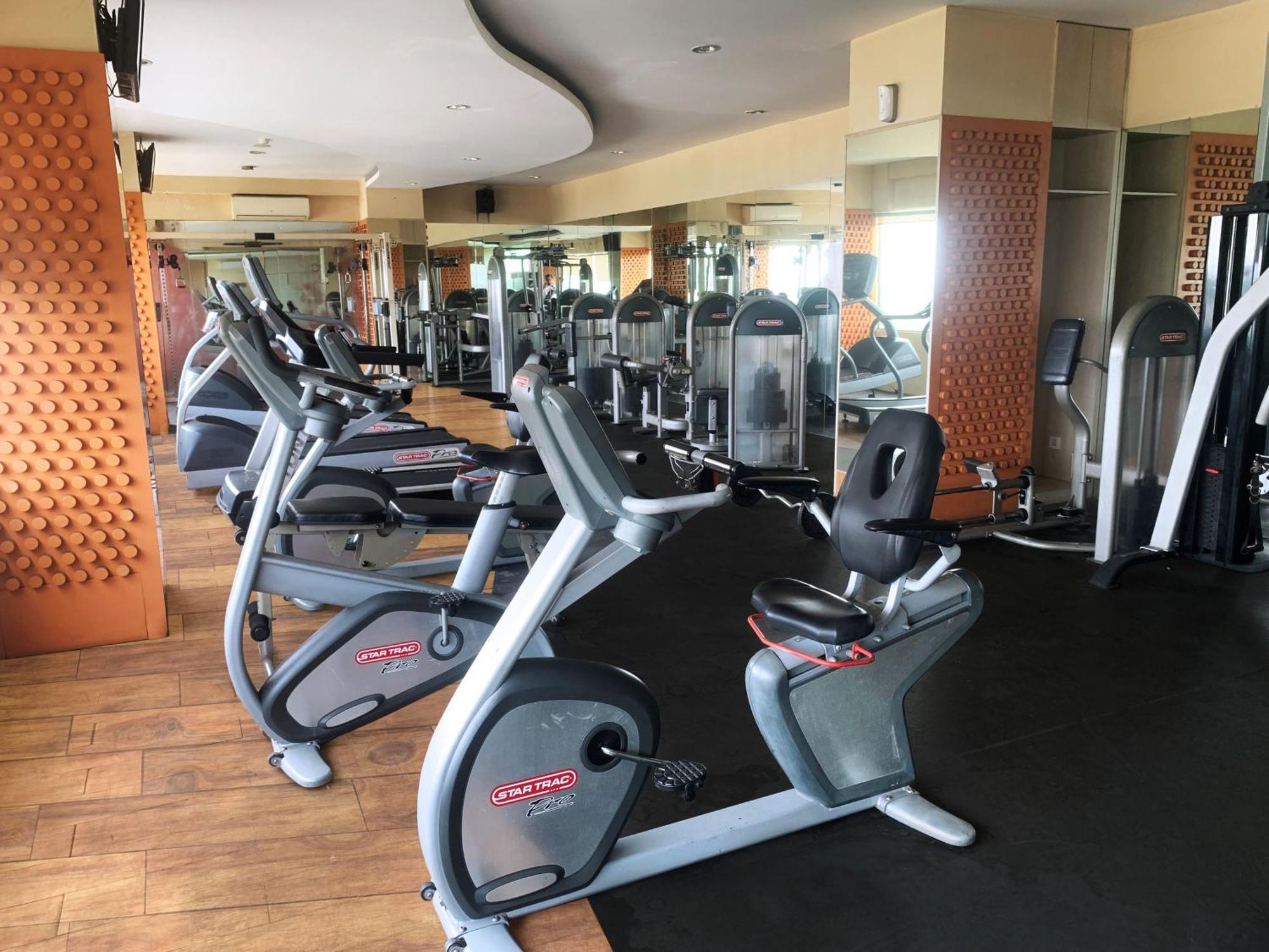 Nemuru Grand Serpong Panunggangah Bagian luar foto