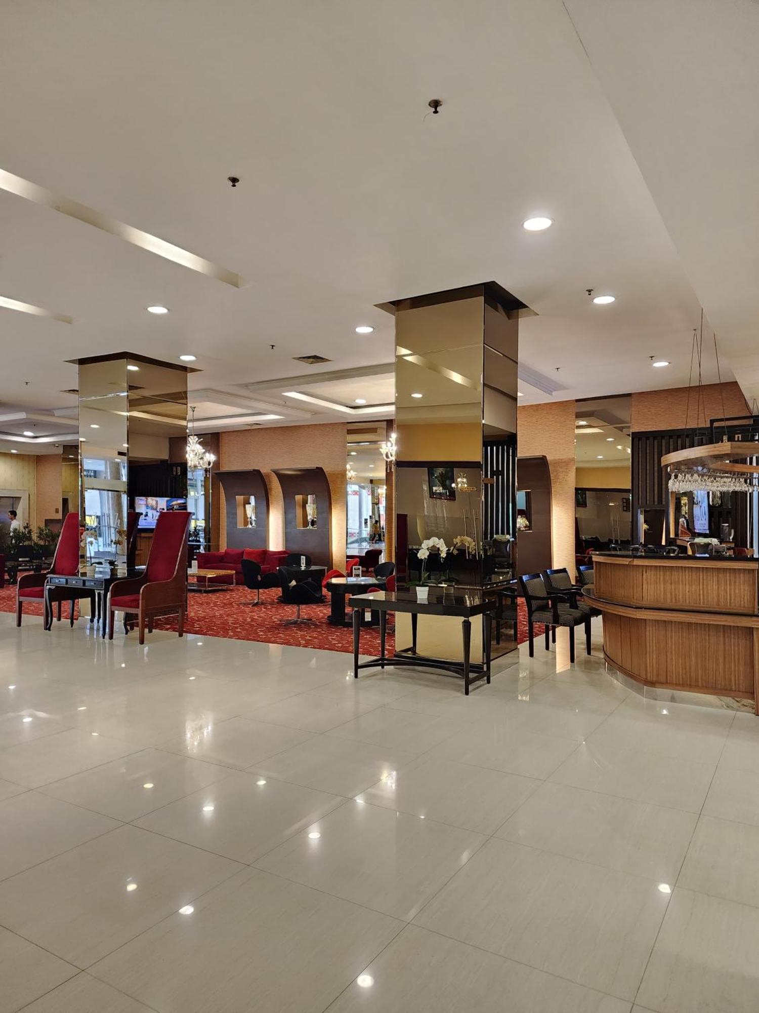 Nemuru Grand Serpong Panunggangah Bagian luar foto