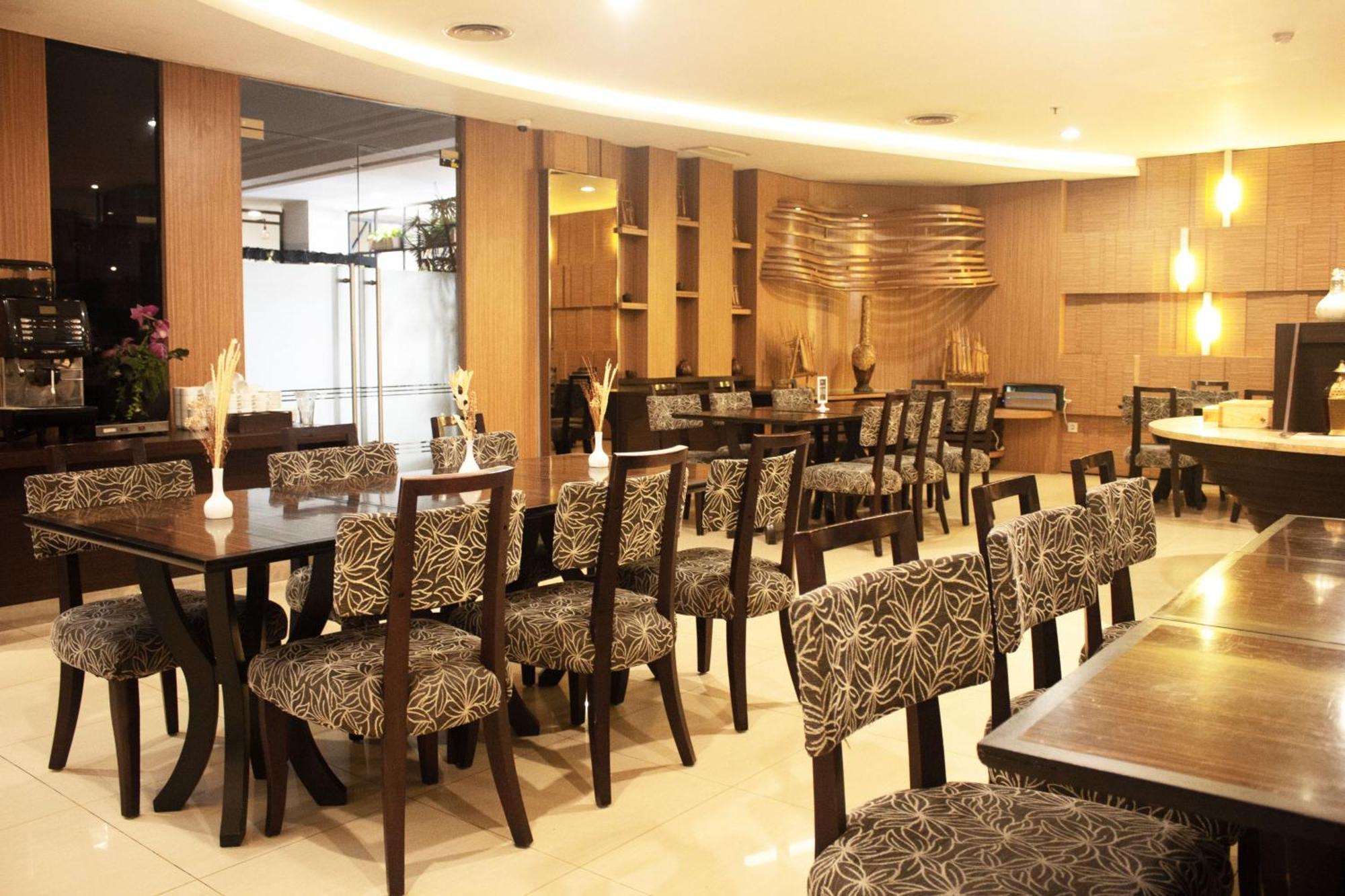 Nemuru Grand Serpong Panunggangah Bagian luar foto