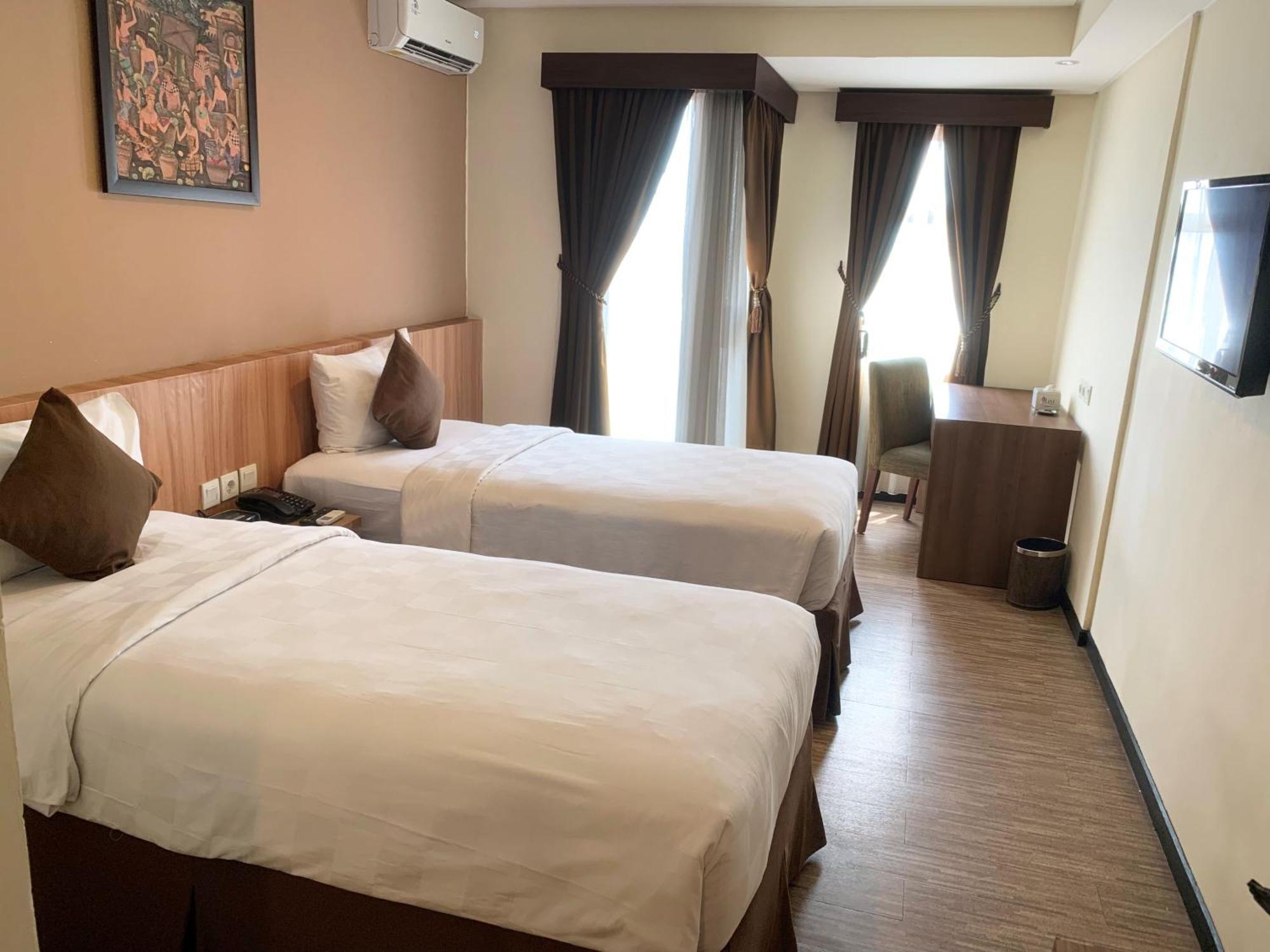 Nemuru Grand Serpong Panunggangah Bagian luar foto