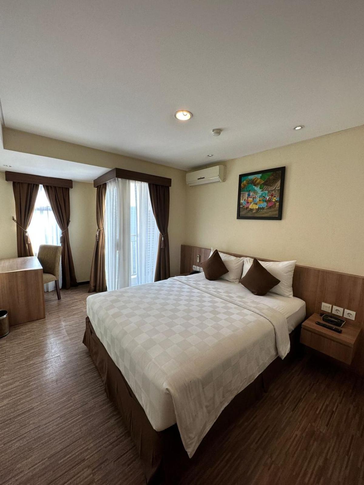 Nemuru Grand Serpong Panunggangah Bagian luar foto