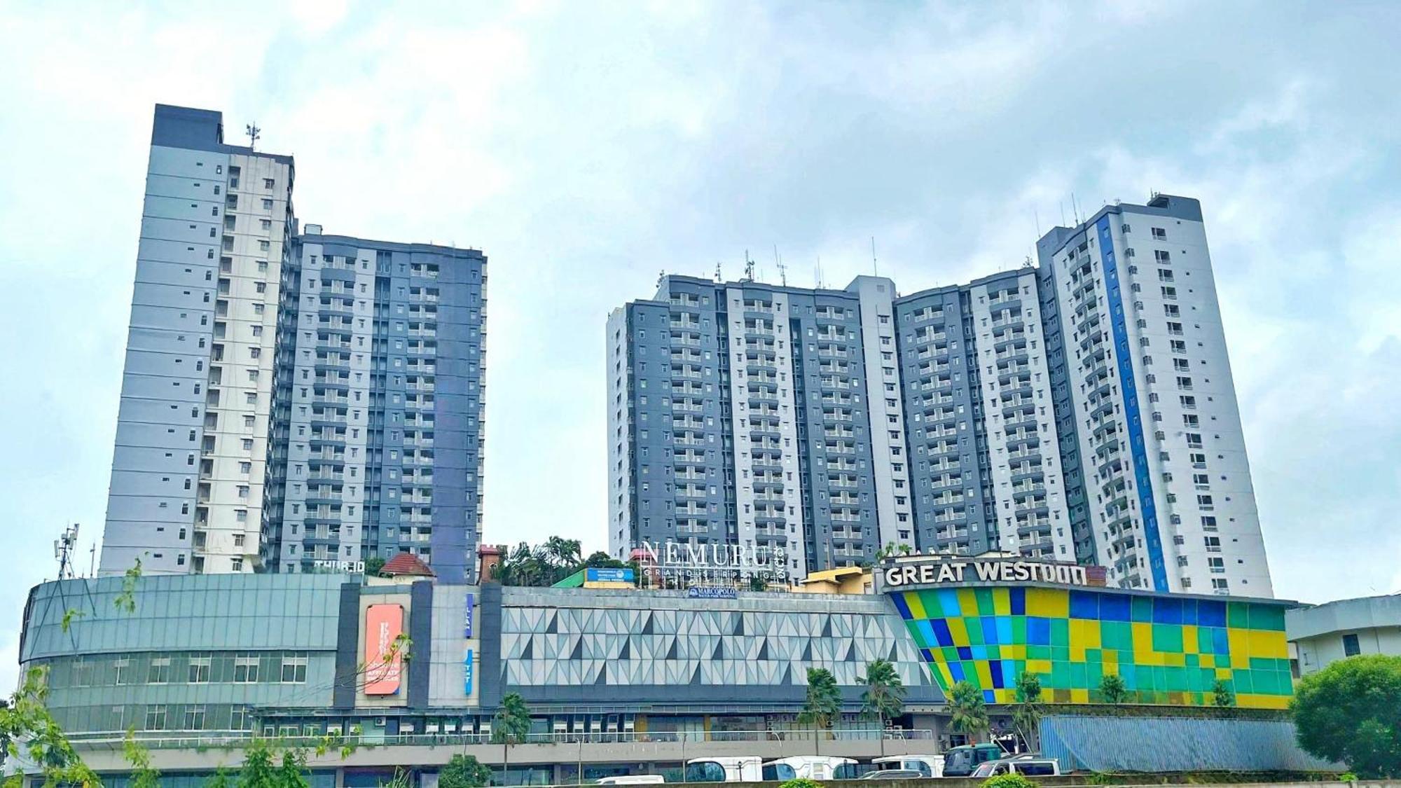 Nemuru Grand Serpong Panunggangah Bagian luar foto